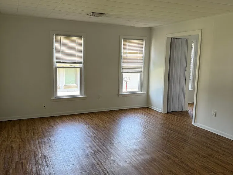 129 S Front St — Photo 13