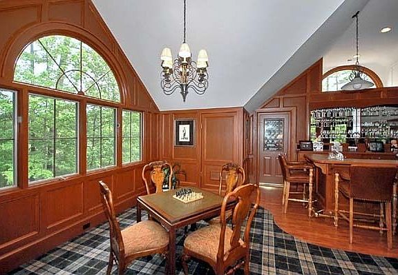 Bar/Gameroom