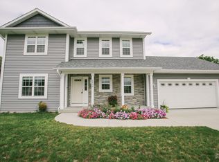 2230 W Southland Dr, Oak Creek, WI 53154