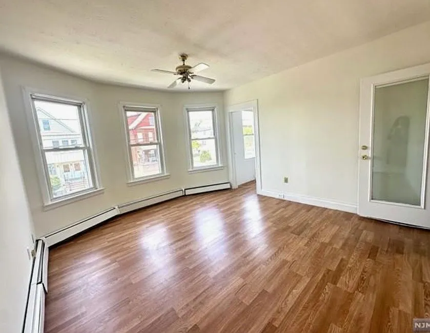 2 bed, $2,500 — Photo 2