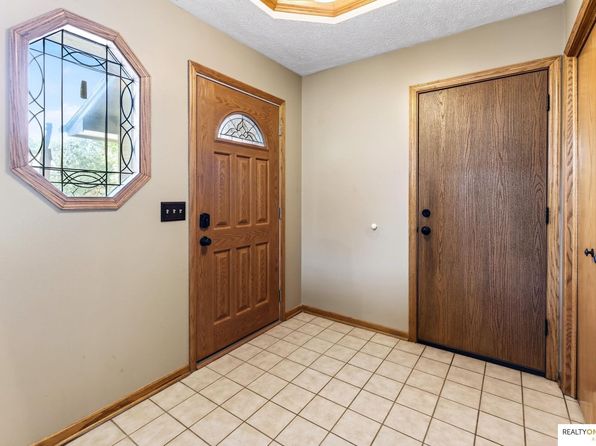 21756 Pacific St, Elkhorn, NE 68022 view 3
