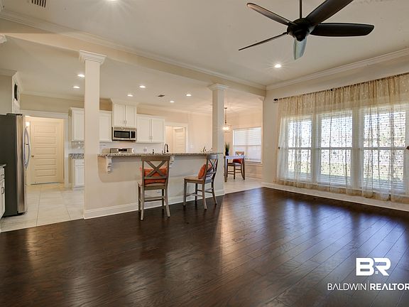 5th image of 21333 Sutherland Cir