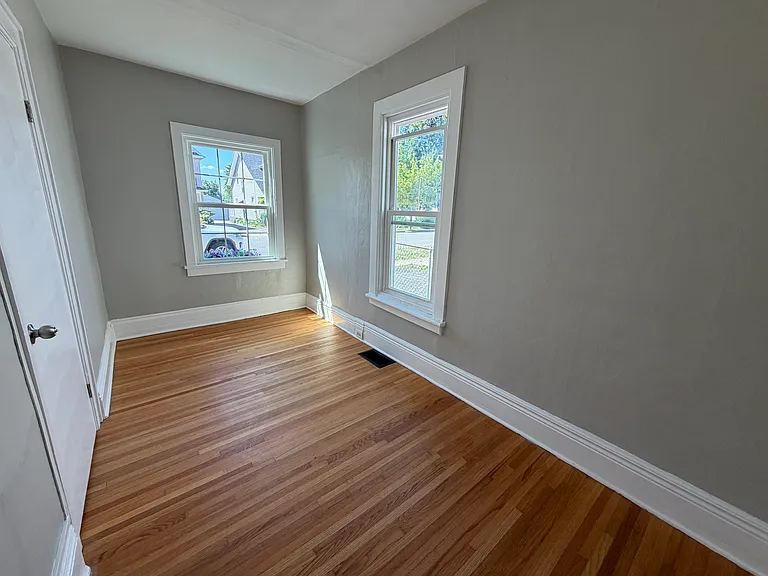 71 Sawyer Ave — Photo 20
