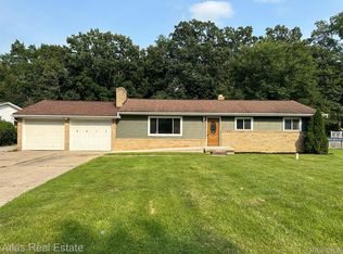 4417 Fairwood Dr, Burton, MI 48529