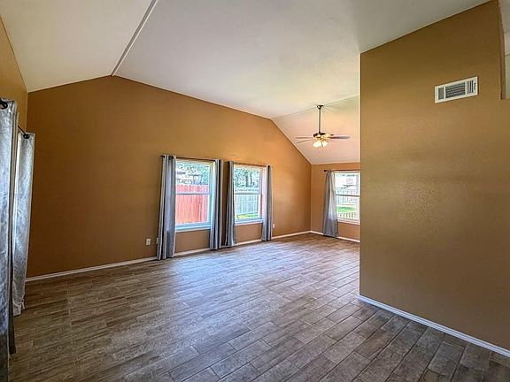 5th image of 10307 Linecamp Dr