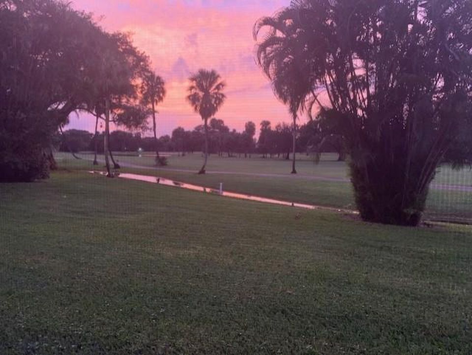 3980 Oaks Clubhouse Dr APT 101, photo 2