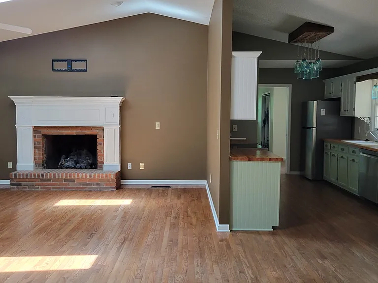 110 Hilton Ln — Photo 7