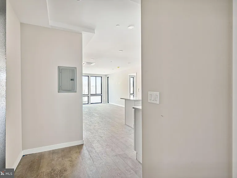 1648 Ridge Ave #401 — Photo 11