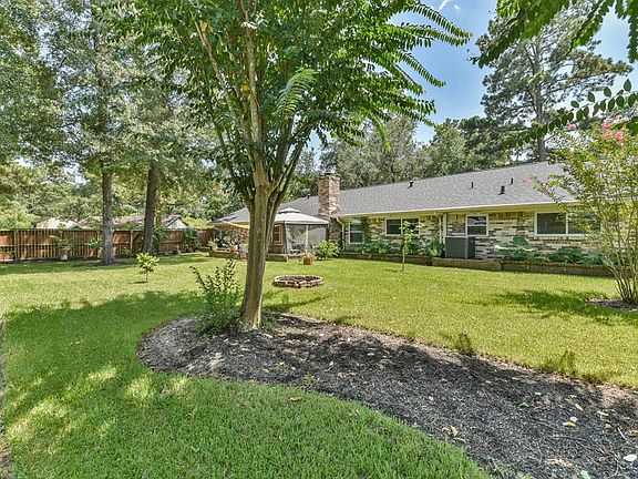 3rd image of 1015 Fairway Farms Ln