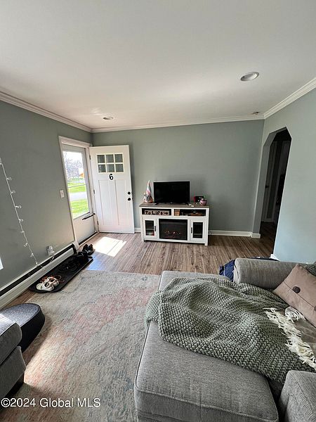 3rd image of 6 Perry Avenue
