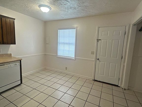 3rd image of 1041 Woods Ferry Rd APT 18