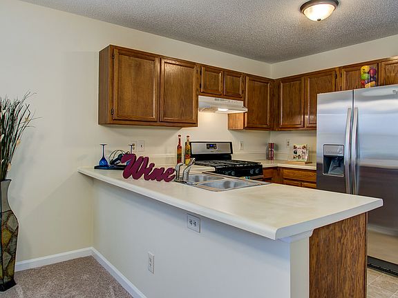 2nd image of 908 Cotten Farm Dr