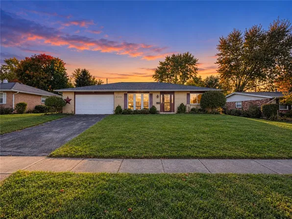 1026 Merrywood Dr, Englewood, OH 45322