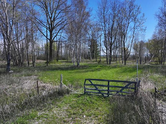 4th image of 2424 N Lakeshore Rd #A
