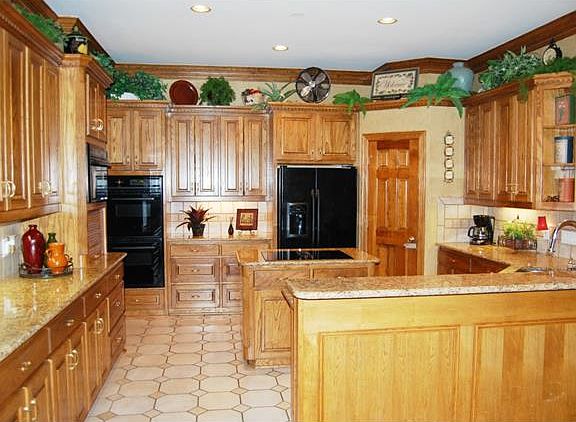 3rd image of 4000 Brooks Ct
