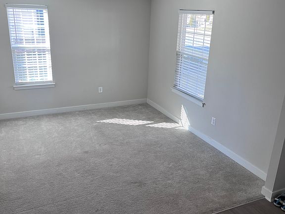 3rd image of 714 Kalmar Ln