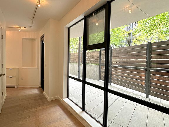 2nd image of 233 Franklin St APT 209