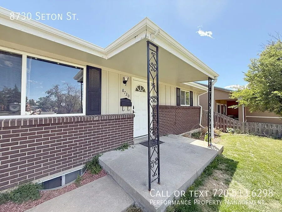 Spacious 3-Bedroom Ranch with Finished Basement and Large Fenced Yard — Photo 3
