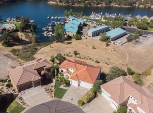 33 Aurora Ln #17, Copperopolis, CA