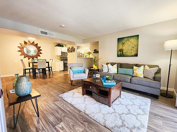 2-bedroom, 2-bath living room