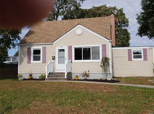 53 Alice Rd, West Islip, NY 11795