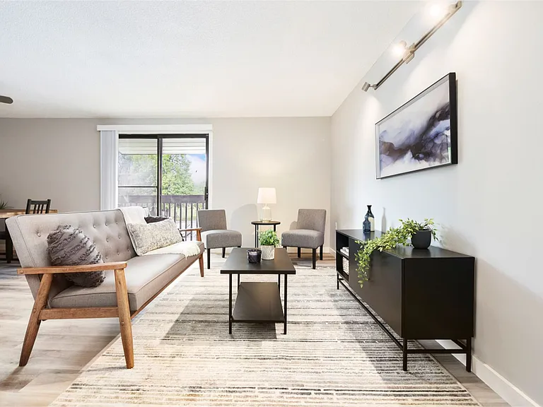 OakWood Park -- No up-front security deposit required! — Photo 30