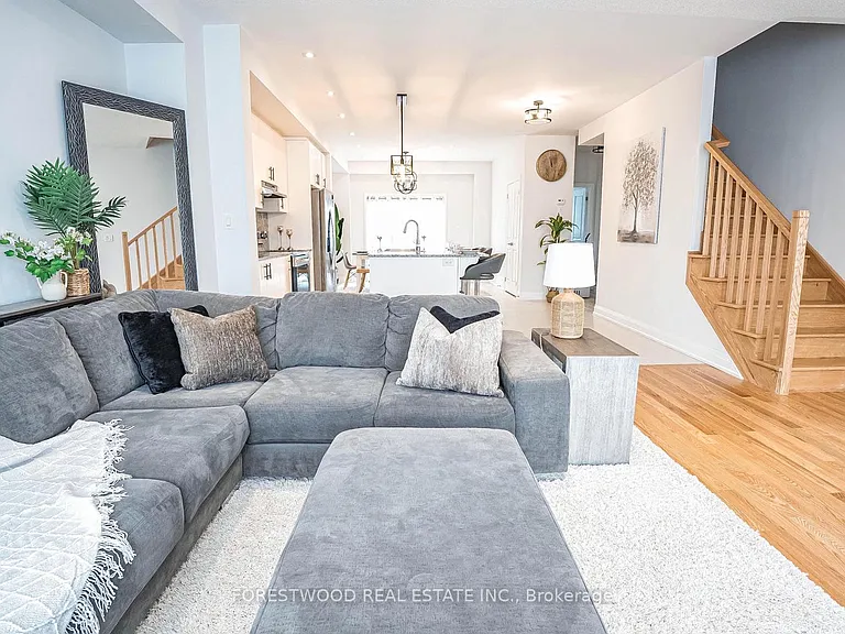 53 Humberstone Dr — Photo 17
