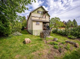 2637 Dunsmuir Ave, Cumberland, BC V0R1S0