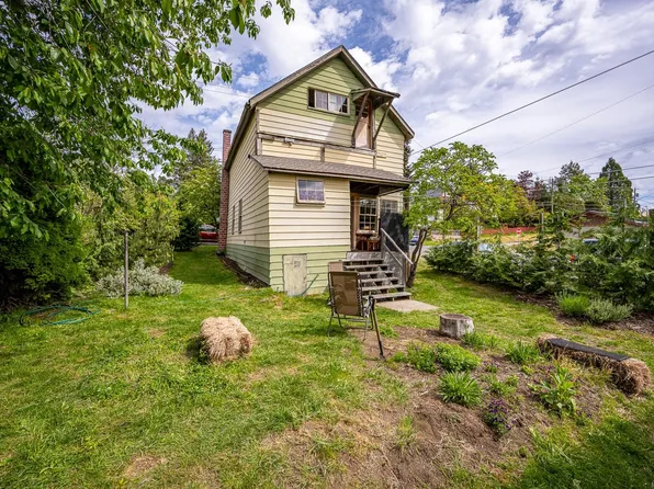 2637 Dunsmuir Ave, Cumberland, BC V0R 1S0