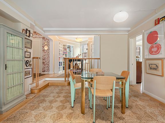 5th image of 302 W 12th St APT 6G