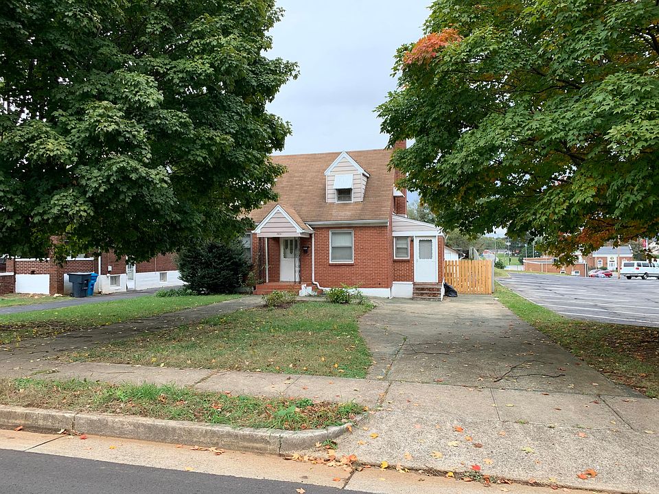 1st image of 3641 Round Hill Ave NW