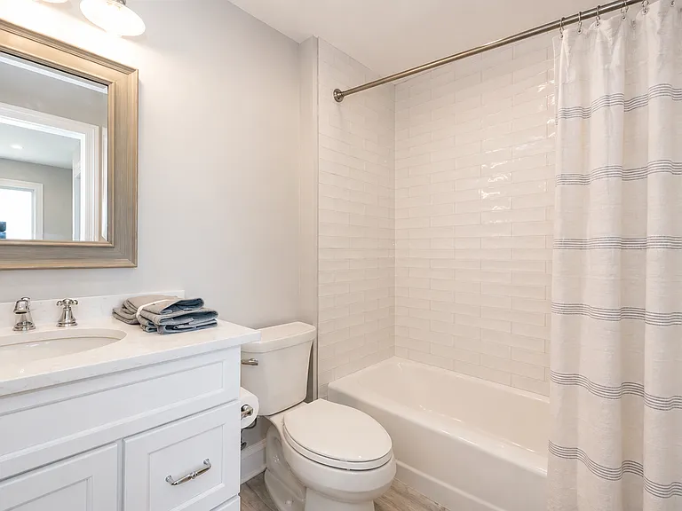 1184 Ocean Ave #D1 — Photo 8