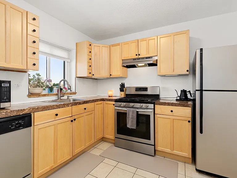 1481 Ash St #4 — Photo 13