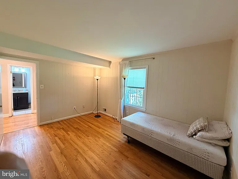 10802 Hunt Club Rd — Photo 18