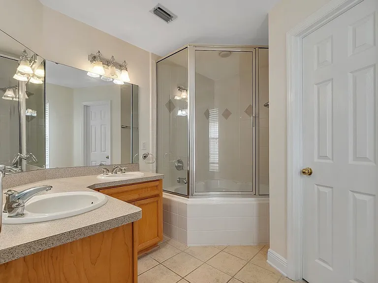 3259 Emerson Ln — Photo 6