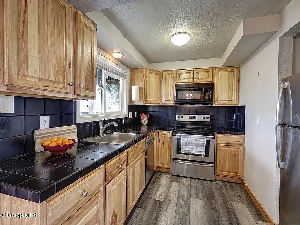 2 bed, 687 sqft, $1,900 — Photo 4