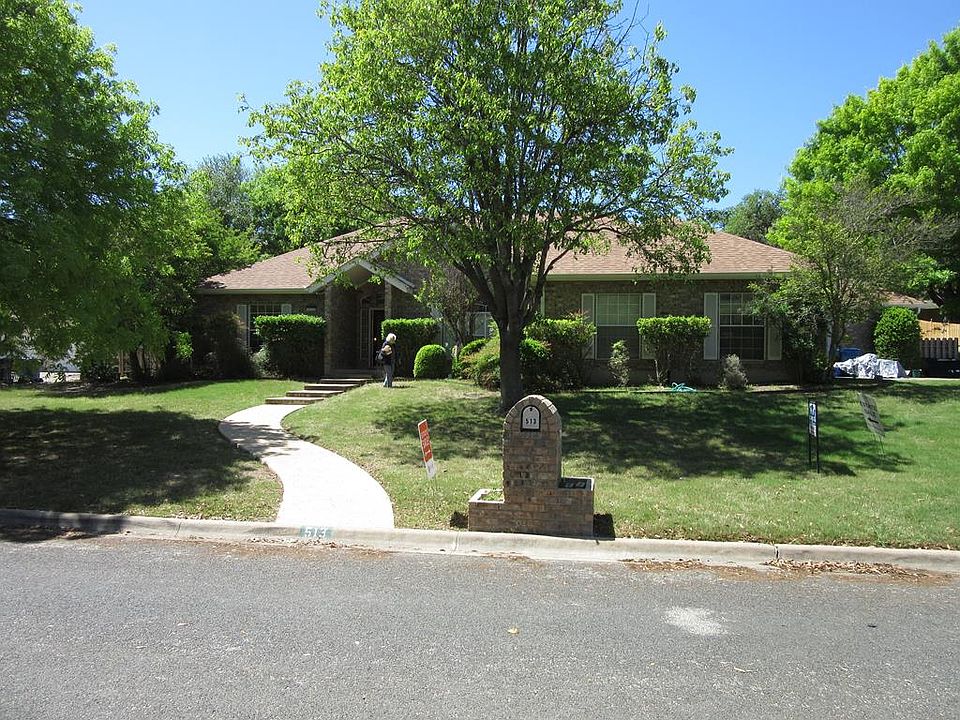 1st image of 513 SE Winged Foot Ln
