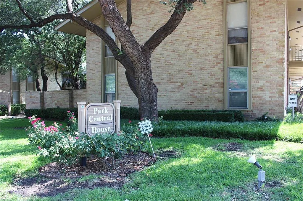 2 bed, 1137 sqft, $1,650 — Photo 1