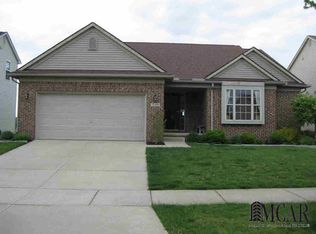 739 Falcon Dr, Dundee, MI 48131