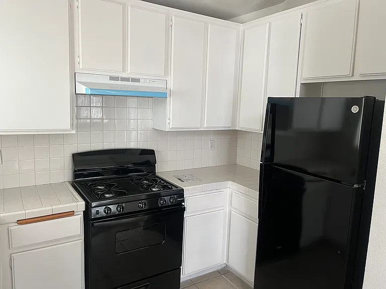 1108 Termino Ave #301 — Photo 4