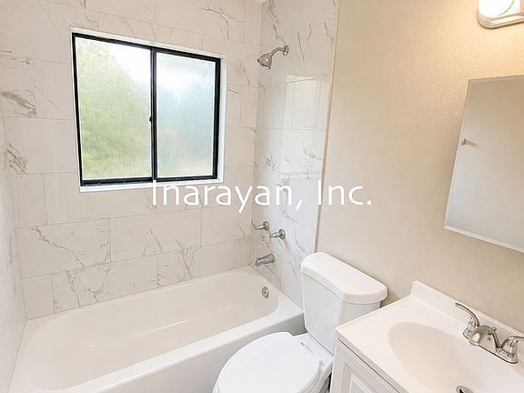 3rd image of 1011 Dewitt Dr APT A