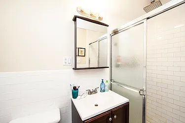 Rented by R New York