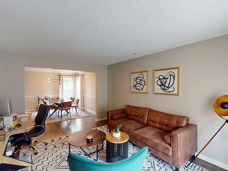 4936 Fountain Hall Dr — Photo 6