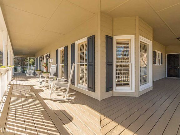 5th image of 265 Parkwood Place Cir