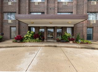 4624 N Commons Dr Unit 303E, Chicago, IL 60656