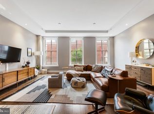 233 Chestnut St, Philadelphia, PA 19106