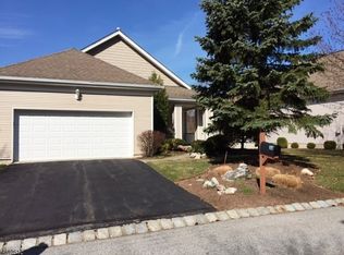50 Tannery Hill Dr, Hamburg, NJ 07419
