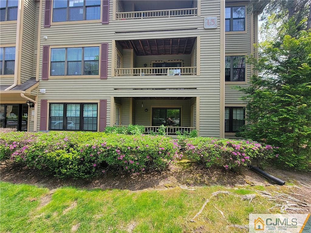 1304 Stoneridge Cir, Helmetta, NJ 08828 Zillow