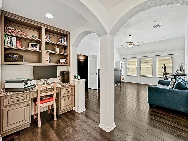 4303 Woodledge Pl — Photo 20