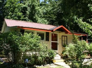 472 Bat Cave Dr, Hendersonville, NC 28792